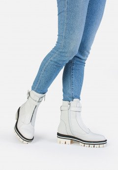 Женские осенние высокие ботинки на тракторной подошве Tamaris 1-1-25421-25-140