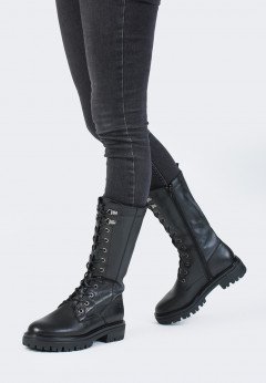 Женские сапоги на шнуровке Tamaris 1-1-26831-27-001