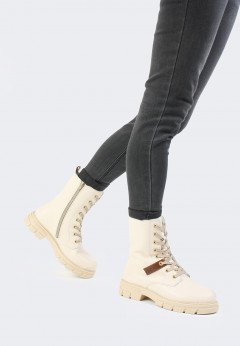 Женские ботинки на тракторной подошве Rieker Z9105-60