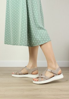 Женские босоножки бежевые Baden RN170-011