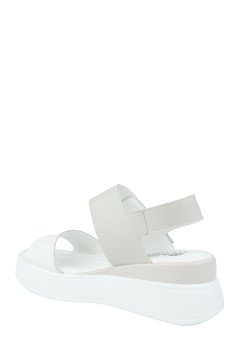 Женские босоножки белые Baden FB265-050
