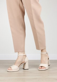 Женские босоножки бежевые Baden MV1093-011