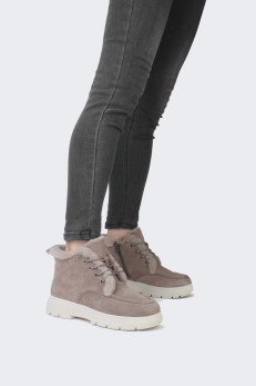 Женские ботинки Caprice из натурального велюра 9-9-26257-45-367