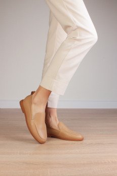 Женские слиперы бежевого цвета на каблуке Baden EX049-010